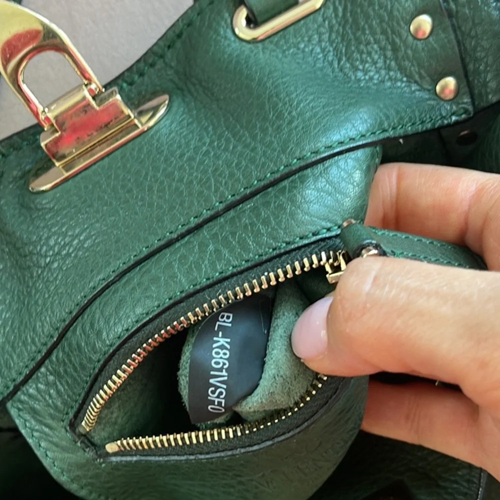 Valentino Garavani Rockstud Green bag - Picture 2 of 4